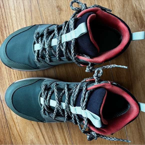 Teva Grandview GTX - Hiking Boots - Women Size 7 - Picture 2 of 8